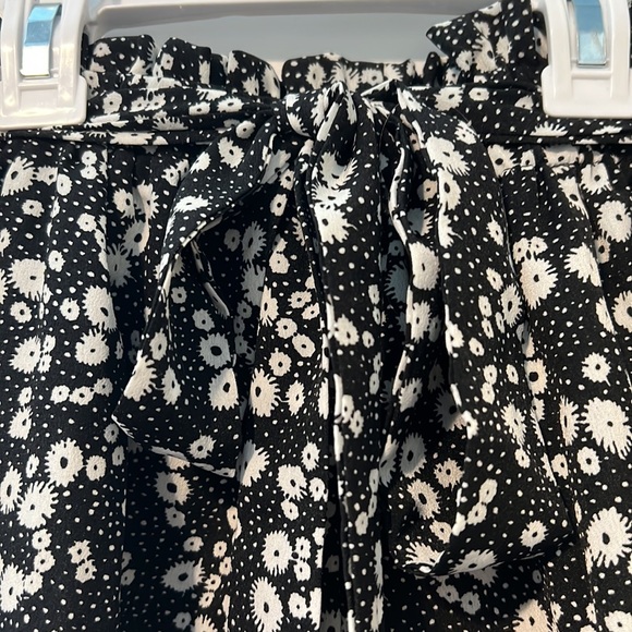 Floral skirt with a wrap around bow - Picture 4 of 5